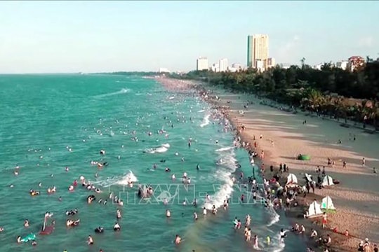 Các bãi biển tại Nghệ An hút khách du lịch