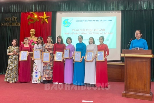 18 tập thể, cá nhân đoạt giải cuộc thi ảnh “Phụ nữ Kinh Môn - duyên dáng áo dài”