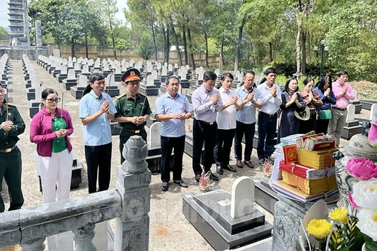 Lãnh đạo tỉnh Hải Dương viếng các Nghĩa trang Liệt sĩ quốc gia Trường Sơn, Đường 9
