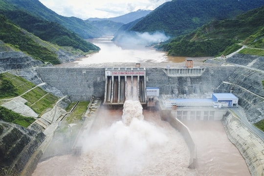 Nhiều hồ thủy điện tăng công suất phát điện, hạ thấp mực nước sẵn sàng đón lũ
