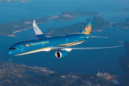 Máy bay Vietnam Airlines hạ cánh khẩn cấp tại Dubai cấp cứu hành khách