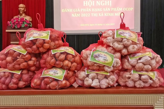 Thơm ngon hành, tỏi khô Kinh Môn