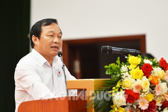 Thanh niên cần xung kích hiến máu tình nguyện