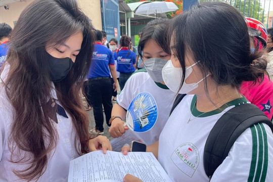 Hàng loạt trường đại học công bố điểm sàn xét tuyển 2023