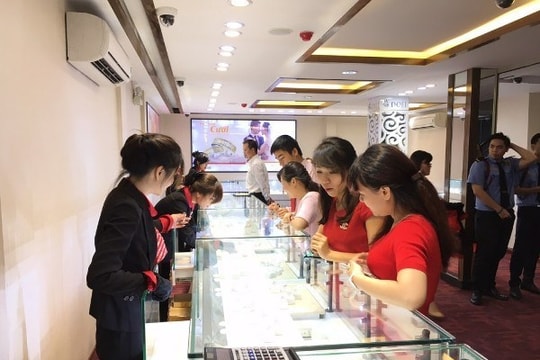 Hai thương hiệu vàng miếng cùng đi lên, tỷ giá trung tâm cộng 27 đồng