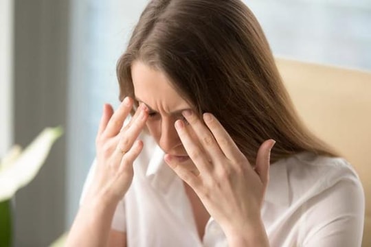 Dấu hiệu cảnh báo tăng huyết áp và cách ứng phó
