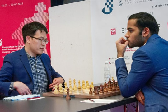 Quang Liêm thắng Siêu đại kiện tướng ở Biel Grandmaster