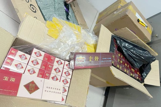 Phát hiện hàng nghìn bao thuốc lá có chữ lạ ở Hà Nội
