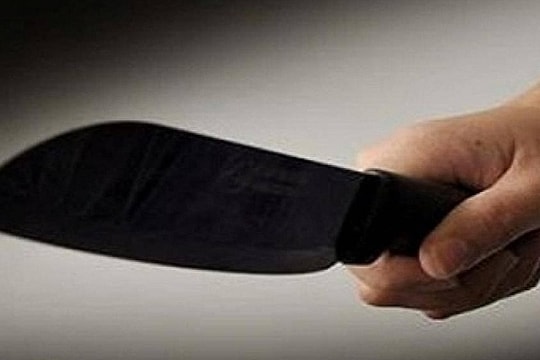 Mâu thuẫn vì chiếc điện thoại, 3 bà cháu bị chém trọng thương