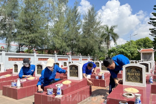 Tuổi trẻ Hải Dương ra quân thực hiện ngày cao điểm chung tay xây dựng nông thôn mới