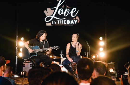Ban nhạc Bức Tường trở lại, đốt cháy sân khấu bằng bản rock thân thuộc