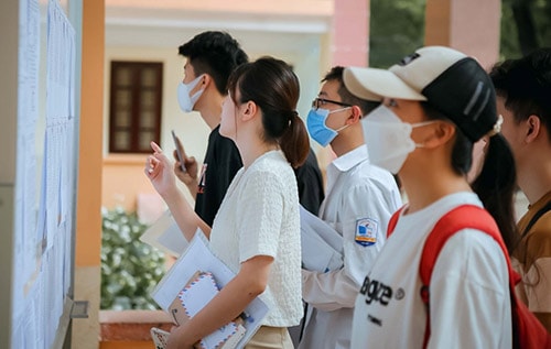 Đăng ký nguyện vọng đại học, đừng chỉ căn cứ vào điểm số