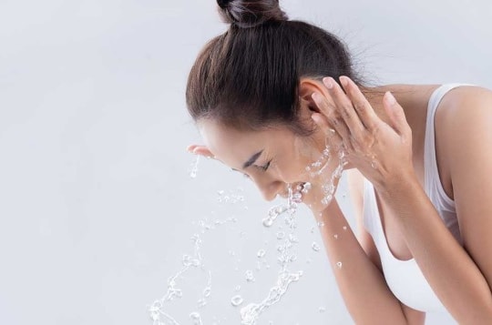 4 thói quen xấu khiến da bùng phát mụn