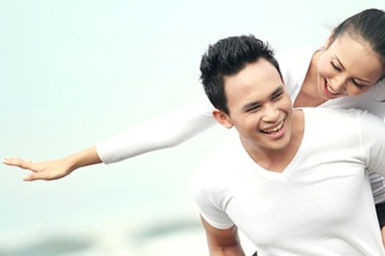 Ba lý do phụ nữ trưởng thành thích trai trẻ