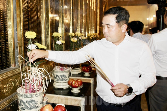 [Video] Hải Dương dâng hương, thắp nến tri ân các anh hùng liệt sĩ