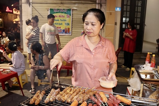 Tiểu thương khấm khá nhờ phố đi bộ