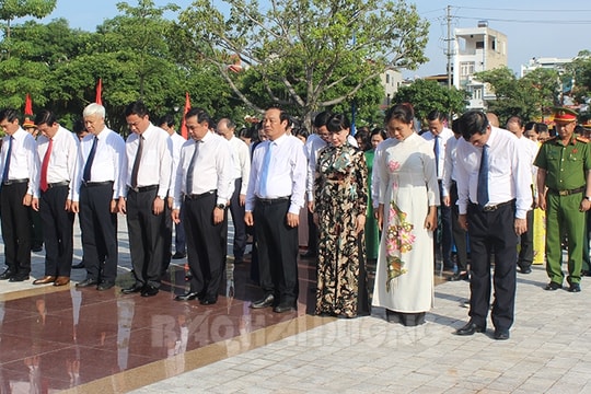 [Audio] Các đồng chí lãnh đạo tỉnh Hải Dương dâng hương tưởng niệm các anh hùng liệt sĩ