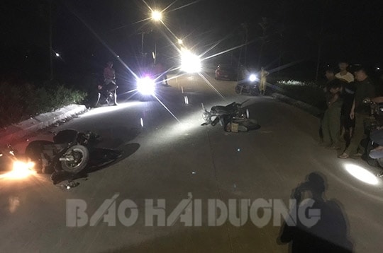 Va chạm giữa xe máy và xe máy điện, 1 người đàn ông tử vong