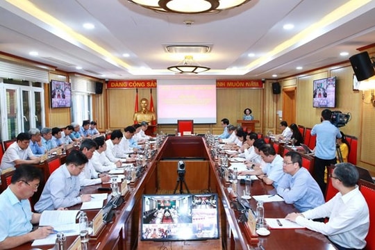 Kiểm soát quyền lực, chống tham nhũng, tiêu cực trong công tác cán bộ