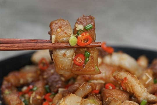 Thịt ba chỉ rang muối ai nếm cũng phải lấy thêm cơm 