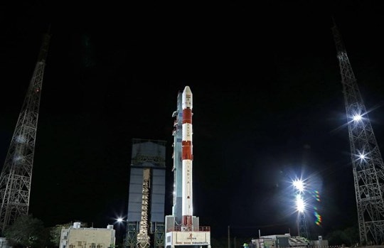 Ấn Độ phóng tên lửa PSLV-C56 mang theo 7 vệ tinh của Singapore