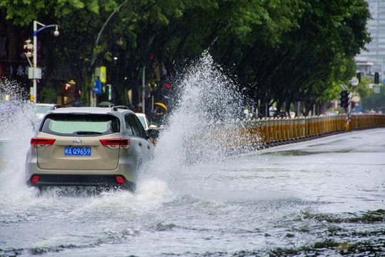 Duy trì cảnh báo mưa bão ở mức cao nhất tại Trung Quốc