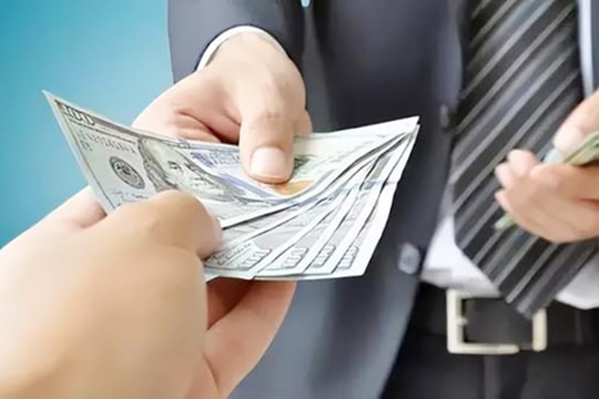 4 thứ người giàu ít mua, người nghèo hay sắm