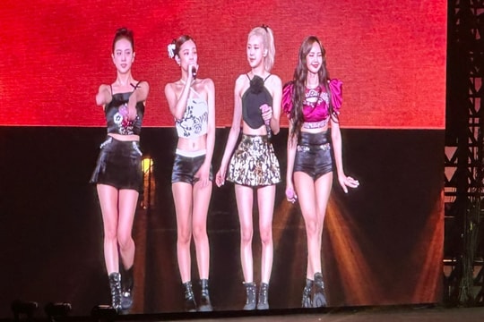 [Video] 30,000 fans heat up Ha Noi stadium as Blackpink wrap up Vietnam tour