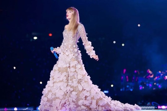 Taylor Swift thưởng 5 triệu USD cho tài xế phục vụ tour
