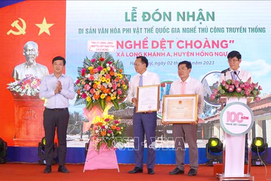 Công nhận nghề dệt choàng ở Đồng Tháp là Di sản Văn hóa phi vật thể quốc gia