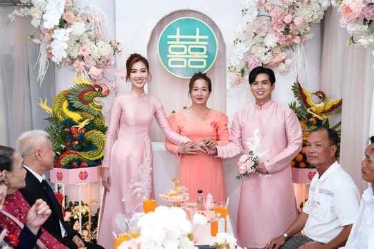 Lễ ăn hỏi của Hồ Quang Hiếu và vợ kém 17 tuổi