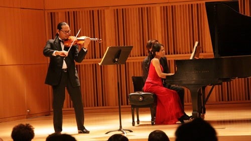 Nghệ sỹ Piano gốc Việt giành giải vàng Giải thưởng Âm nhạc toàn cầu