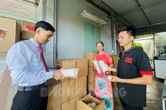 Khởi nghiệp từ cốc giấy