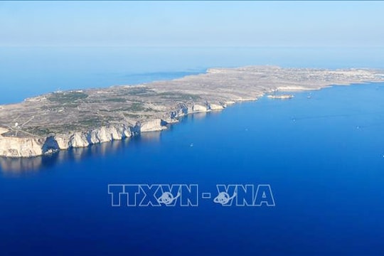 Ít nhất 30 người di cư mất tích trong các vụ đắm tàu ngoài khơi Italy