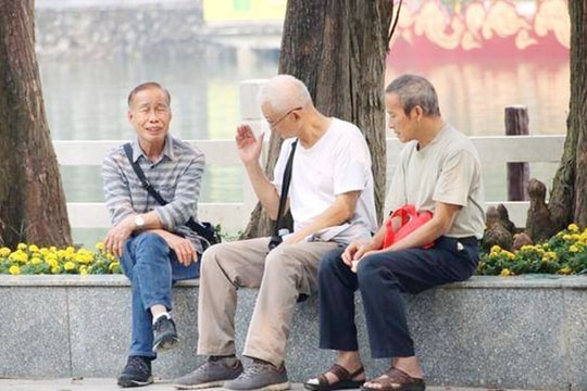 Về hưu, có nhiều tiền tiết kiệm cũng đừng làm 3 điều này để hạnh phúc hơn