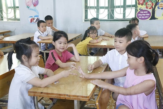 Phế "bệnh thành tích" trong giáo dục