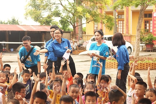 Sôi nổi hoạt động của sinh viên đồng hương Hải Dương tại xã Thanh Giang