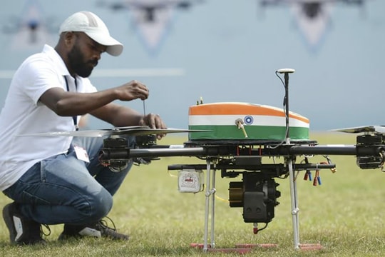 Ấn Độ cấm sản xuất drone bằng linh kiện của Trung Quốc 