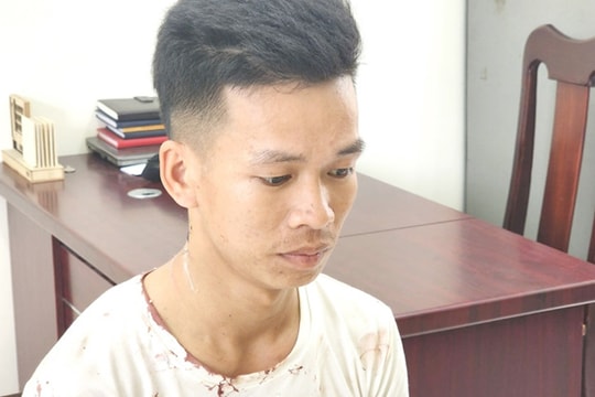 Bị phụ tình, nam đầu bếp chém gục người yêu rồi tự tử