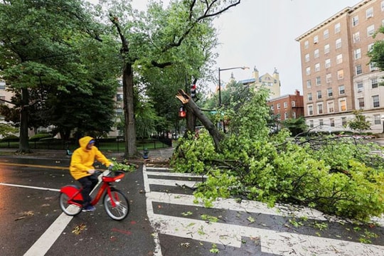 Mỹ đóng cửa các cơ quan chính phủ ở thủ đô Washington để tránh bão