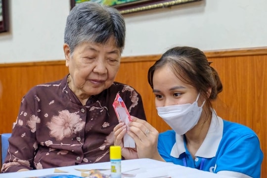 "Tấm nệm hơi" cho người già, yếu thế