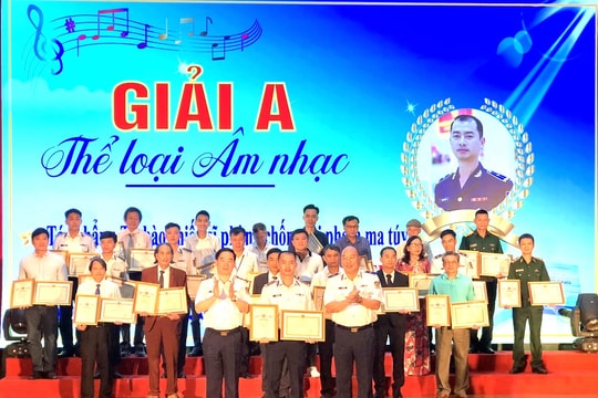 Trao giải Cuộc vận động sáng tác văn học nghệ thuật về lực lượng Cảnh sát biển