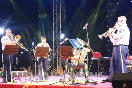 Ban nhạc Ấn Độ “Tetseo Sisters” giao lưu nghệ thuật tại Hải Dương