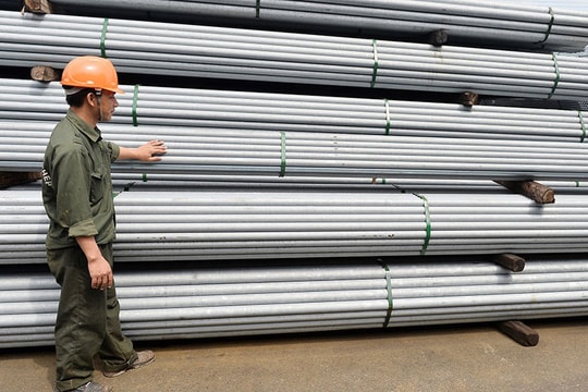 Giá thép giảm lần thứ 16 liên tiếp, chạm đáy 3 năm