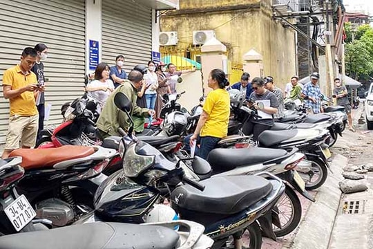 Bộ phận đăng ký xe không làm việc trong giờ hành chính