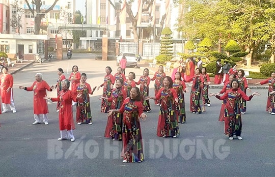 Tối nay 11.8, ban nhạc Ấn Độ “Tetseo Sisters” chuyển đến biểu diễn tại Trung tâm Văn hóa tỉnh Hải Dương