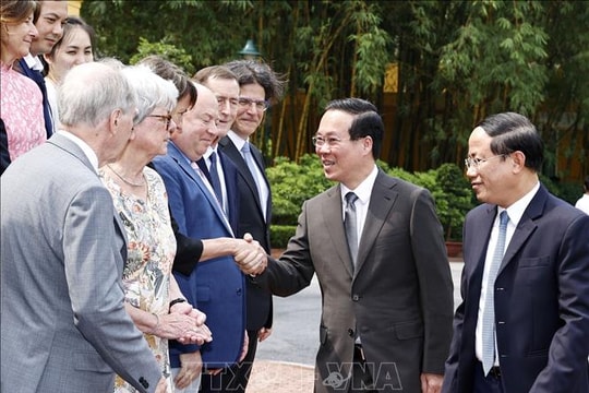 Chủ tịch nước gặp gỡ các nhà khoa học dự Hội nghị khoa học quốc tế "Các cửa sổ nhìn ra vũ trụ"