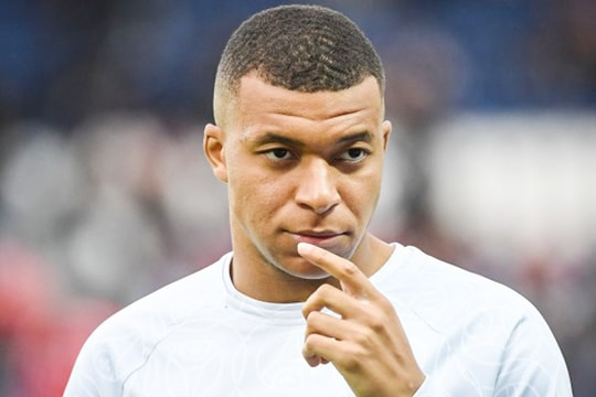 Mbappe trở lại tập cùng đội một PSG