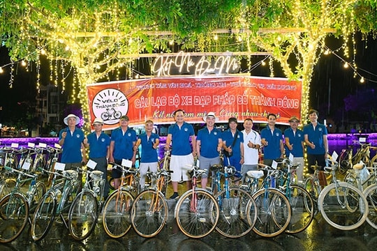 Lần đầu trưng bày xe đạp Pháp cổ