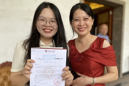 Nữ sinh mê ''cày phim'' trúng tuyển Đại học Bắc Kinh